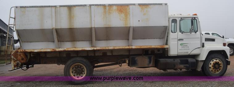 image for item L1242 1990 Mack CS300P feed truck