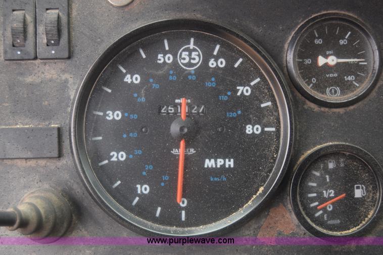 image for item L1242 1990 Mack CS300P feed truck