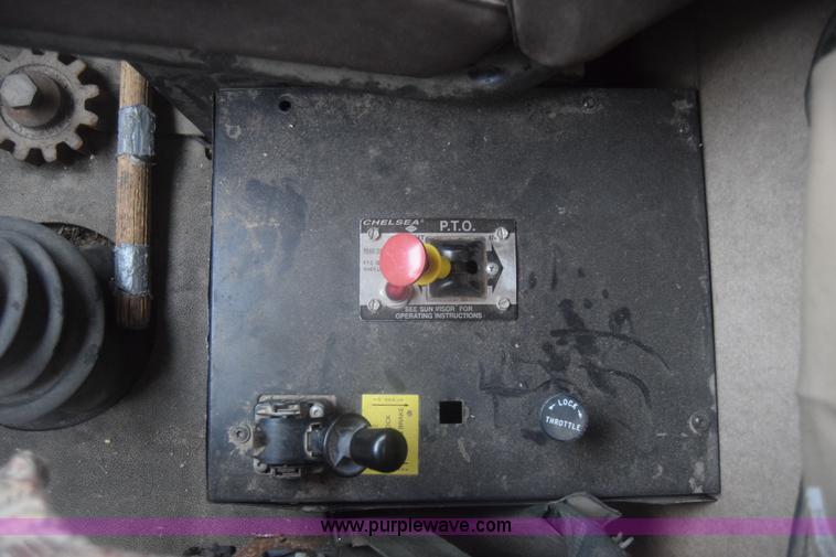 image for item L1242 1990 Mack CS300P feed truck