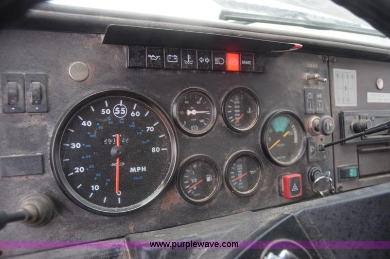 image for item L1242 1990 Mack CS300P feed truck