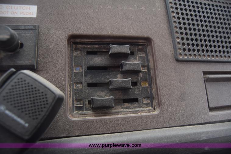 image for item L1242 1990 Mack CS300P feed truck