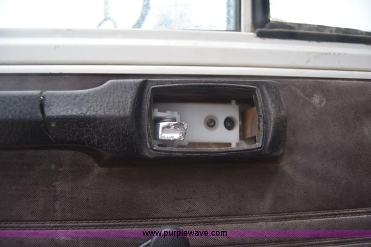 image for item L1242 1990 Mack CS300P feed truck