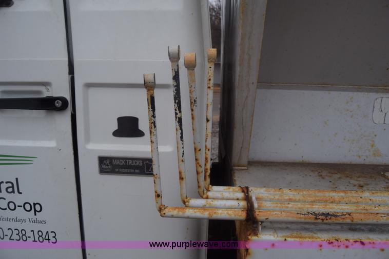 image for item L1242 1990 Mack CS300P feed truck