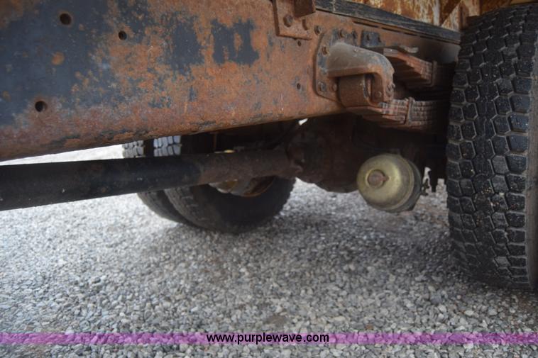 image for item L1242 1990 Mack CS300P feed truck