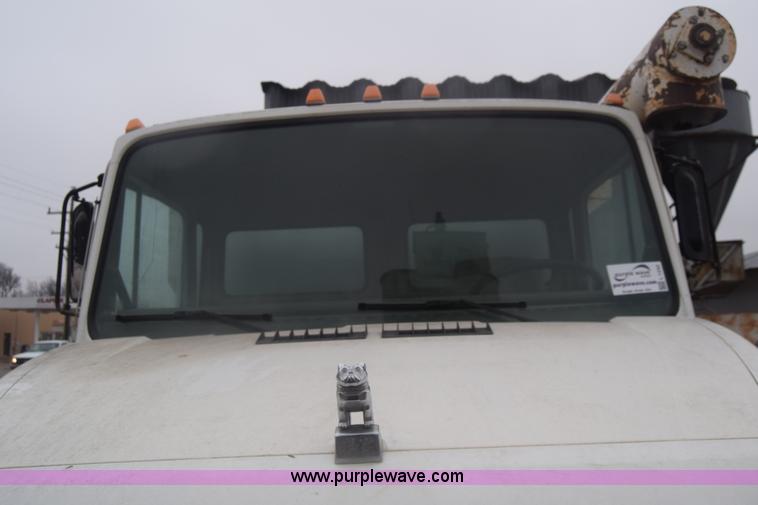 image for item L1242 1990 Mack CS300P feed truck