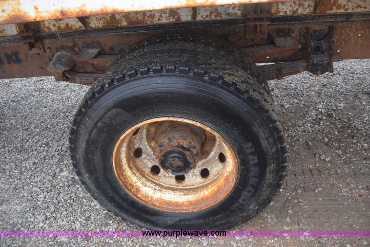 image for item L1242 1990 Mack CS300P feed truck