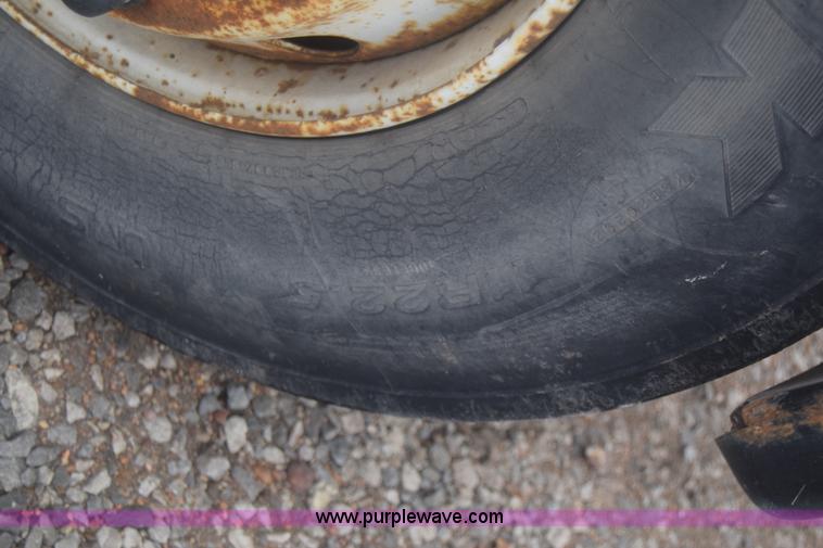 image for item L1242 1990 Mack CS300P feed truck