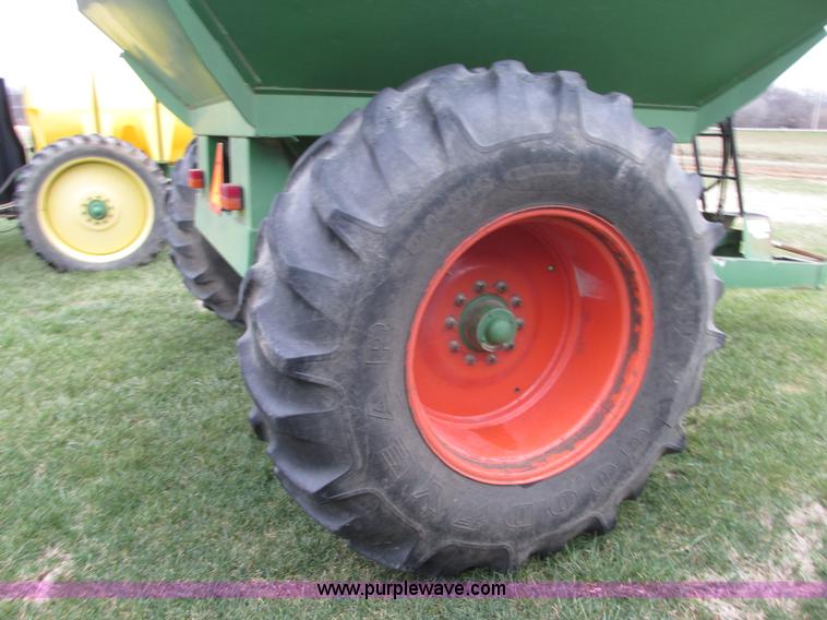image for item N9336 Unverferth GC4500 grain cart
