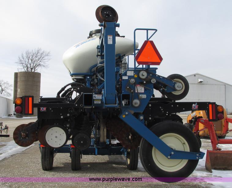 image for item N9345 2013 Kinze 3600 split row planter