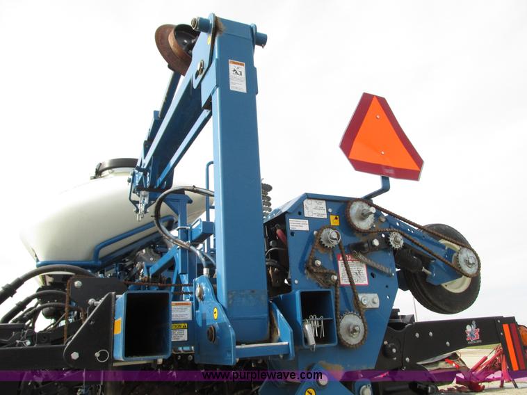 image for item N9345 2013 Kinze 3600 split row planter