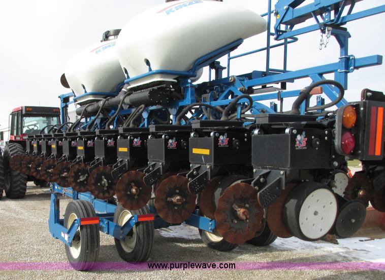image for item N9345 2013 Kinze 3600 split row planter