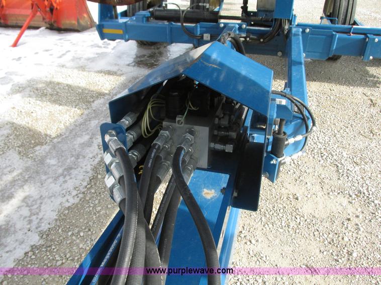 image for item N9345 2013 Kinze 3600 split row planter