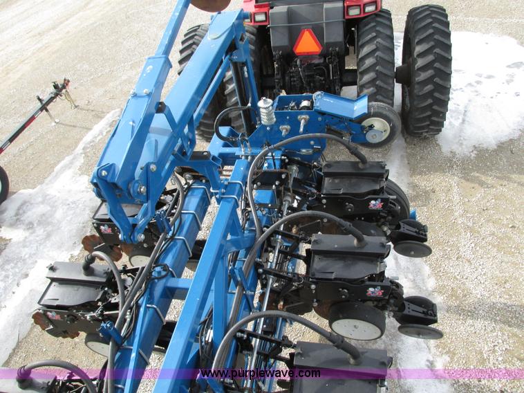 image for item N9345 2013 Kinze 3600 split row planter