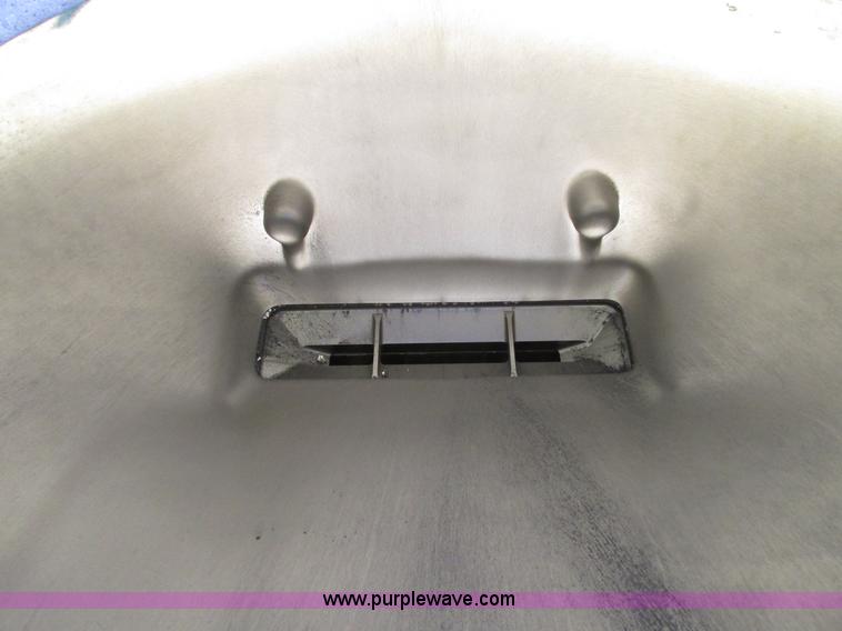 image for item N9345 2013 Kinze 3600 split row planter