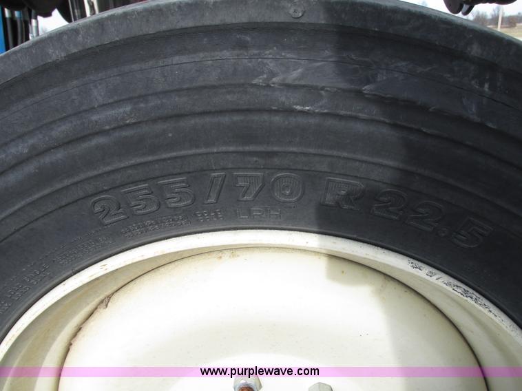 image for item N9345 2013 Kinze 3600 split row planter