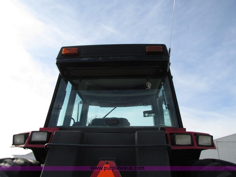 image for item N9347 1989 Case IH 7120 MFWD tractor