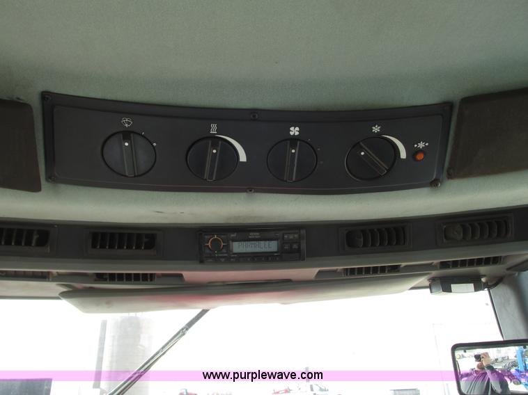 image for item N9347 1989 Case IH 7120 MFWD tractor