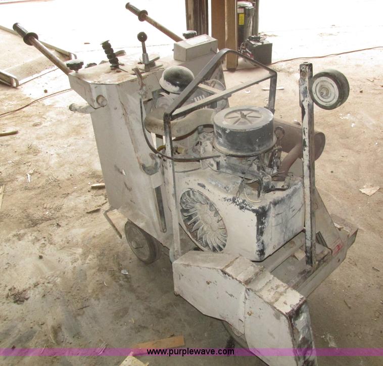 image for item AV9022 Edco SS18-18F concrete saw