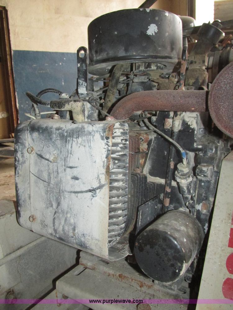 image for item AV9022 Edco SS18-18F concrete saw