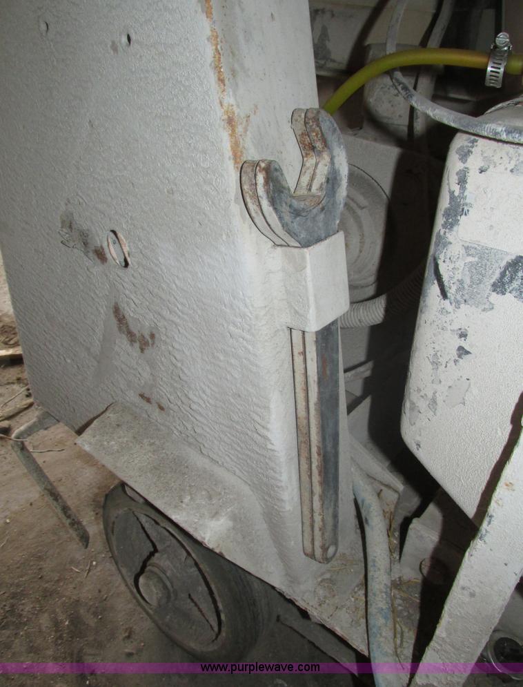 image for item AV9022 Edco SS18-18F concrete saw