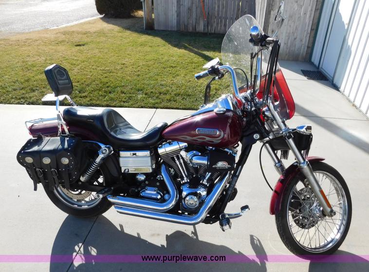 image for item AW9294 2006 Harley Davidson Dyna Wide Glide motorcycle