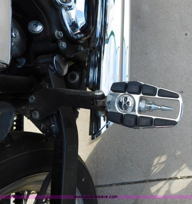 image for item AW9294 2006 Harley Davidson Dyna Wide Glide motorcycle