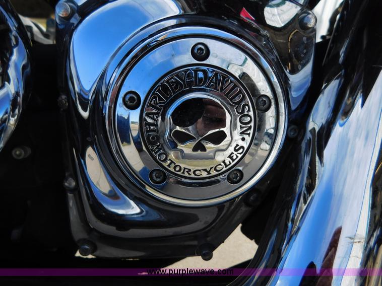 image for item AW9294 2006 Harley Davidson Dyna Wide Glide motorcycle