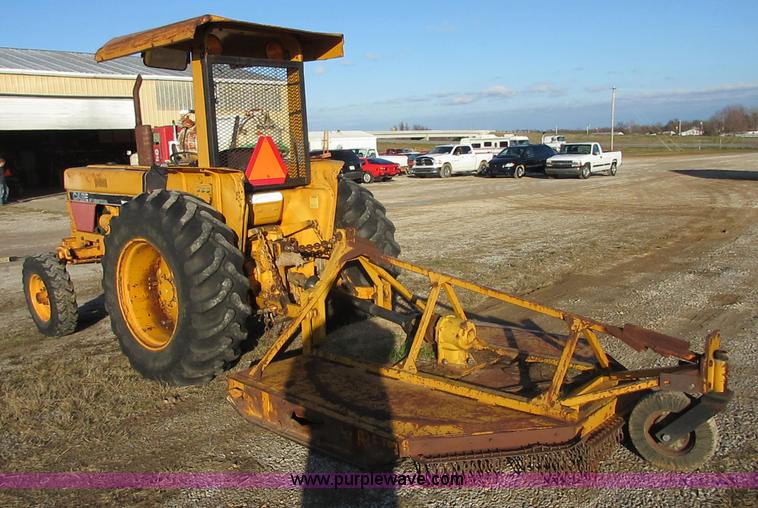 image for item BD9246 Case IH 585 tractor