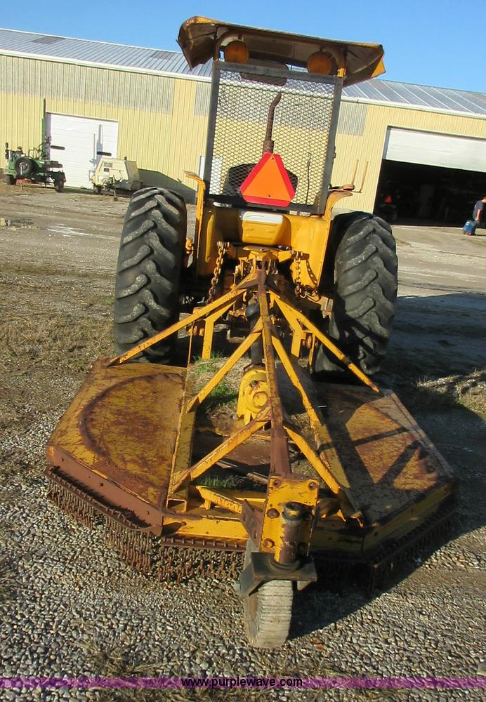 image for item BD9246 Case IH 585 tractor