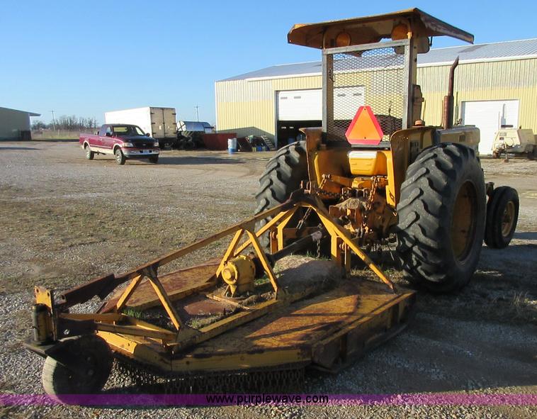 image for item BD9246 Case IH 585 tractor