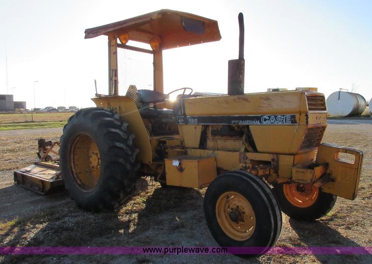 image for item BD9246 Case IH 585 tractor