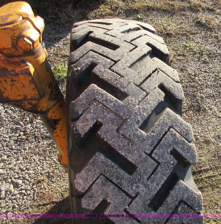 image for item BD9246 Case IH 585 tractor