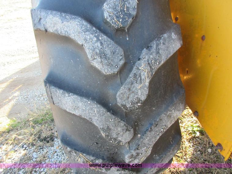 image for item BD9246 Case IH 585 tractor