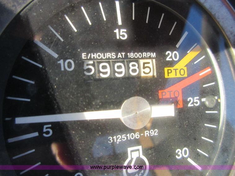 image for item BD9246 Case IH 585 tractor