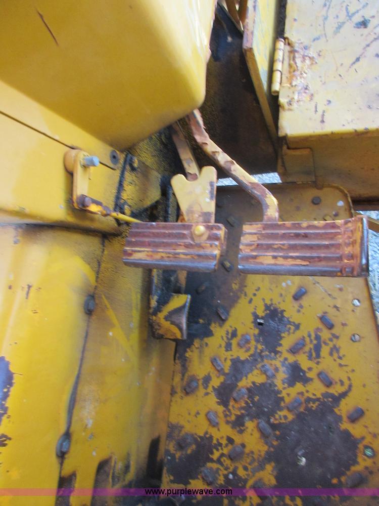 image for item BD9246 Case IH 585 tractor