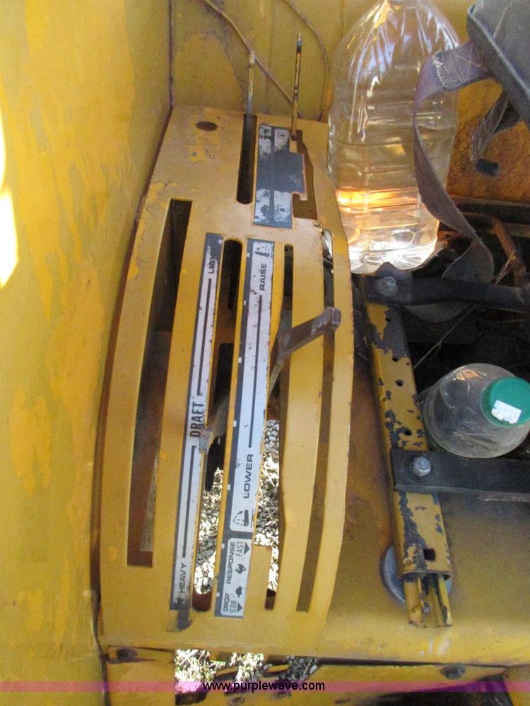 image for item BD9246 Case IH 585 tractor