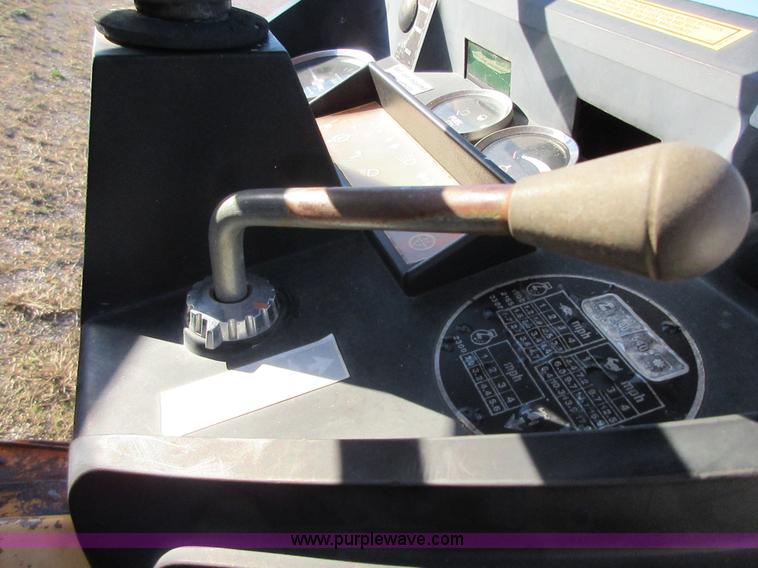 image for item BD9246 Case IH 585 tractor