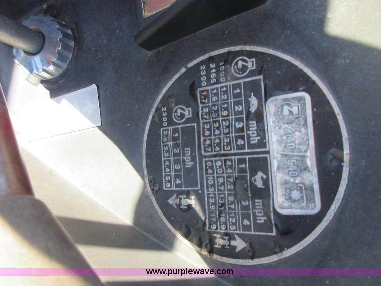 image for item BD9246 Case IH 585 tractor