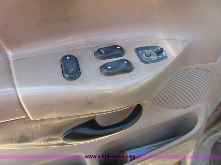 image for item BD9249 1997 Ford F150 SuperCab pickup truck