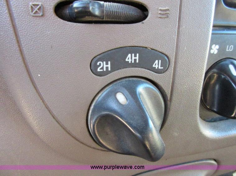 image for item BD9249 1997 Ford F150 SuperCab pickup truck