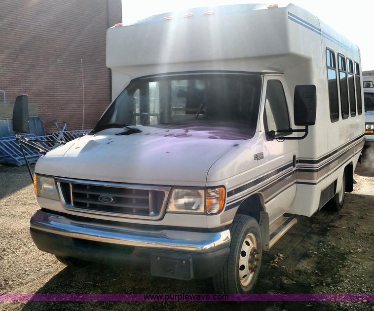 image for item BR9388 2003 Ford E350 Super Duty bus