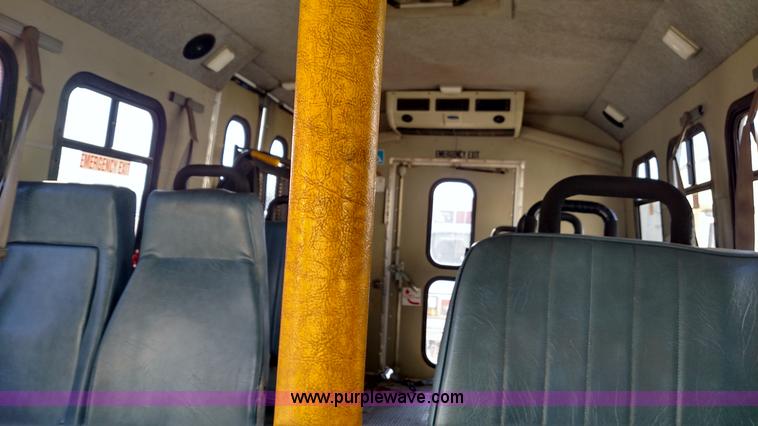 image for item BR9388 2003 Ford E350 Super Duty bus