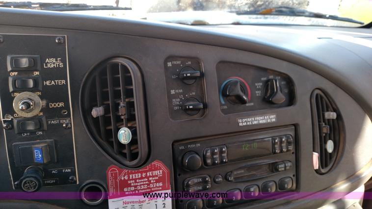 image for item BR9388 2003 Ford E350 Super Duty bus