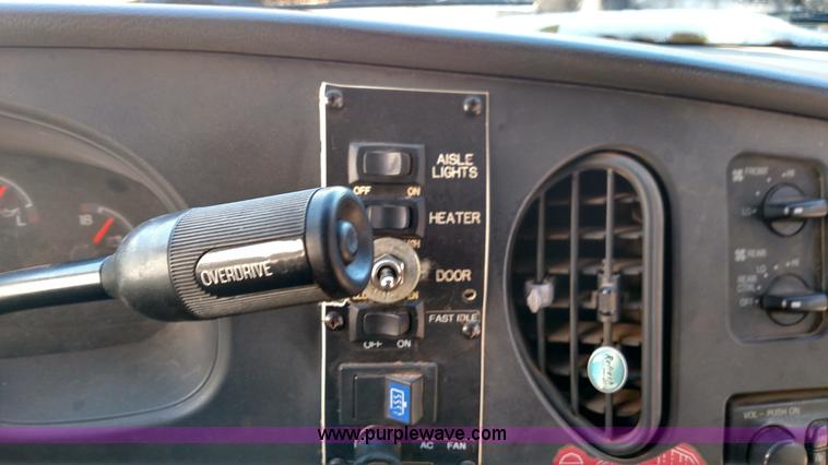 image for item BR9388 2003 Ford E350 Super Duty bus