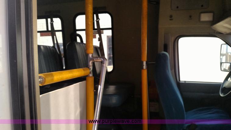 image for item BR9388 2003 Ford E350 Super Duty bus