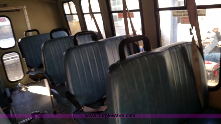 image for item BR9388 2003 Ford E350 Super Duty bus