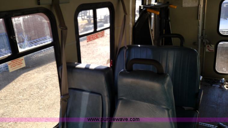 image for item BR9388 2003 Ford E350 Super Duty bus