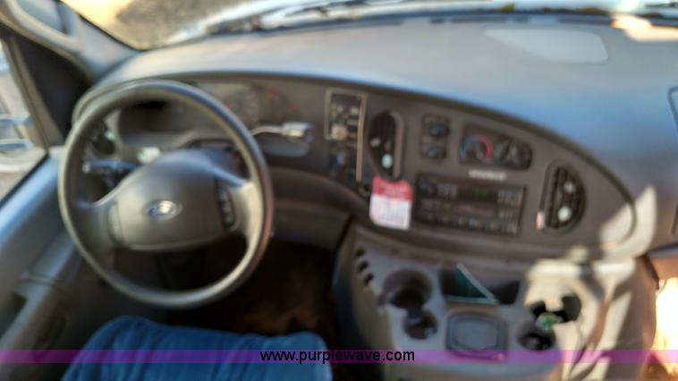 image for item BR9388 2003 Ford E350 Super Duty bus