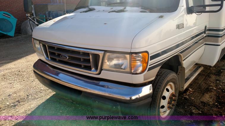 image for item BR9388 2003 Ford E350 Super Duty bus