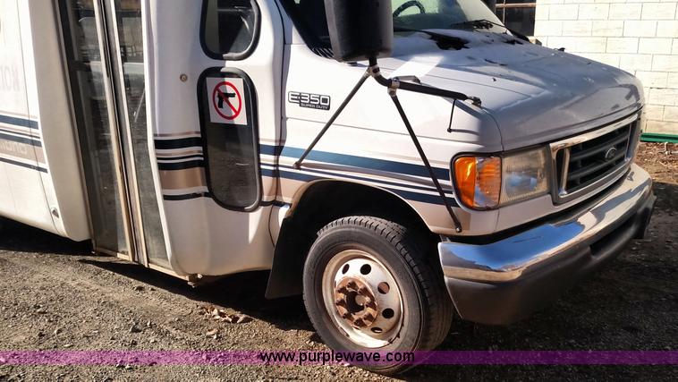 image for item BR9388 2003 Ford E350 Super Duty bus